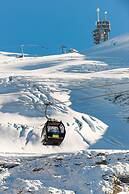 GRAND your home with common kitchens with self check-in