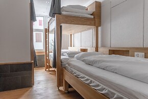 GRAND your home with common kitchens with self check-in