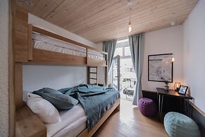 GRAND your home with common kitchens with self check-in