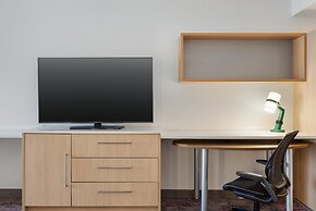 Home2 Suites by Hilton Milwaukee Brookfield