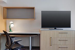 Home2 Suites by Hilton Milwaukee Brookfield