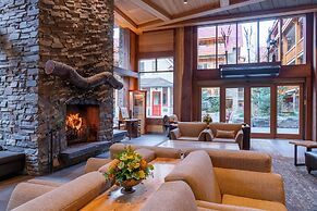 Moose Hotel And Suites