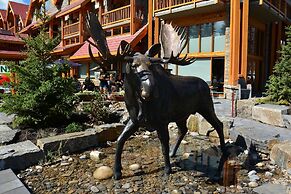 Moose Hotel And Suites