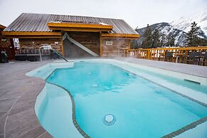 Moose Hotel And Suites