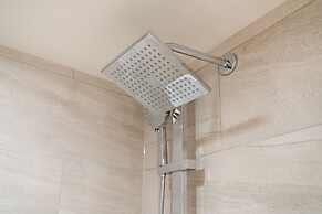 Moose Hotel And Suites