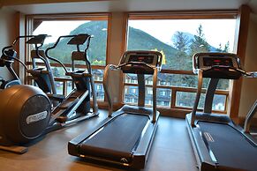 Moose Hotel And Suites