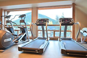 Moose Hotel And Suites