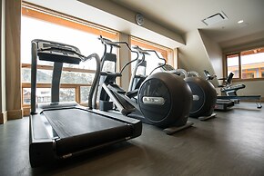 Moose Hotel And Suites