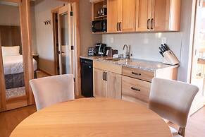 Moose Hotel And Suites