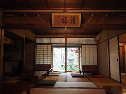 Naramachi Hostel & Restaurant