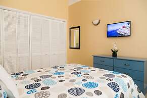 New Kingston Guest Apartment at Westbury