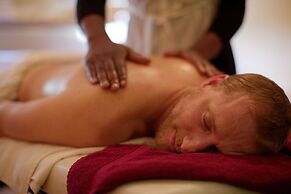 Jollyboys Backpackers