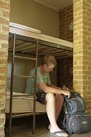 Jollyboys Backpackers