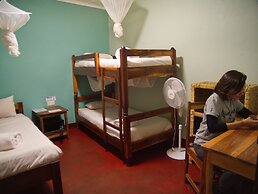 Jollyboys Backpackers