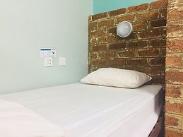 Jollyboys Backpackers