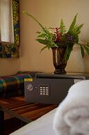 Jollyboys Backpackers