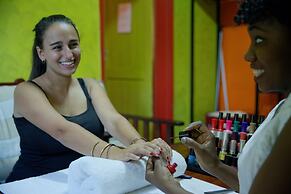 Jollyboys Backpackers