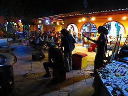 Jollyboys Backpackers