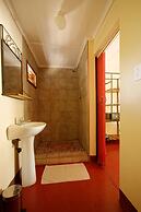 Jollyboys Backpackers