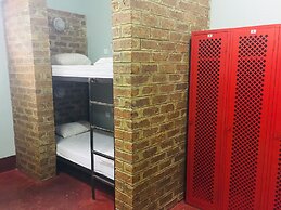 Jollyboys Backpackers