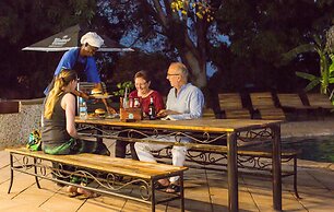 Jollyboys Backpackers