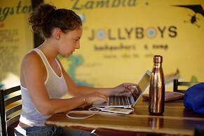 Jollyboys Backpackers