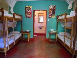 Jollyboys Backpackers