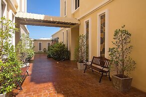 The Lago Apartments by Tropiclook