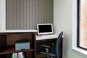 La Quinta Inn & Suites by Wyndham Norwich-Plainfield-Casino