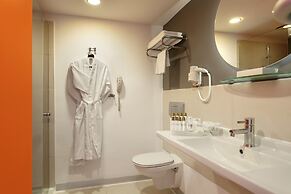 Seven Seas Hotel Blue