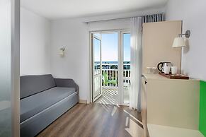 Seven Seas Hotel Blue