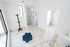 Babilla Suites