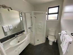 Grove Park Motor Lodge