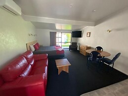 Grove Park Motor Lodge