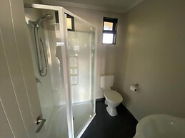 Grove Park Motor Lodge