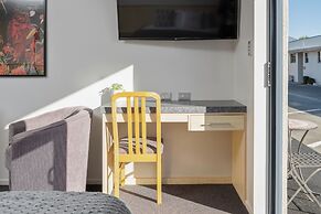 Grove Park Motor Lodge