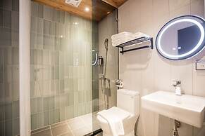 Traveller-Inn Day Moon Hotel