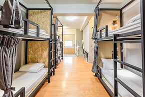 Traveller-Inn Day Moon Hotel