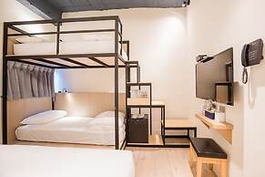 Traveller-Inn Day Moon Hotel