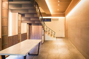 Traveller-Inn Day Moon Hotel