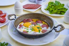 Queen Boutique Hotel