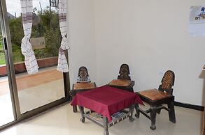Zan-Seyoum Hotel