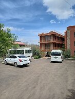 Zan-Seyoum Hotel