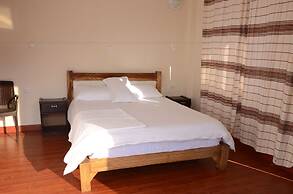 Zan-Seyoum Hotel