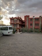 Zan-Seyoum Hotel