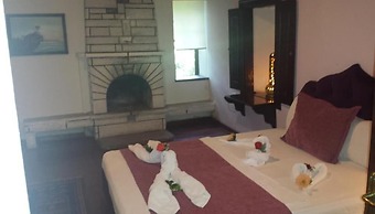 Ozkavak Hotel Kaleici