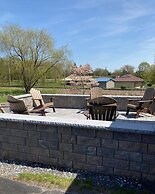 Country Squire Inn and Suites