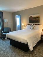 Country Squire Inn and Suites