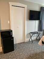 Country Squire Inn and Suites