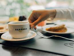 Hotel Serrano